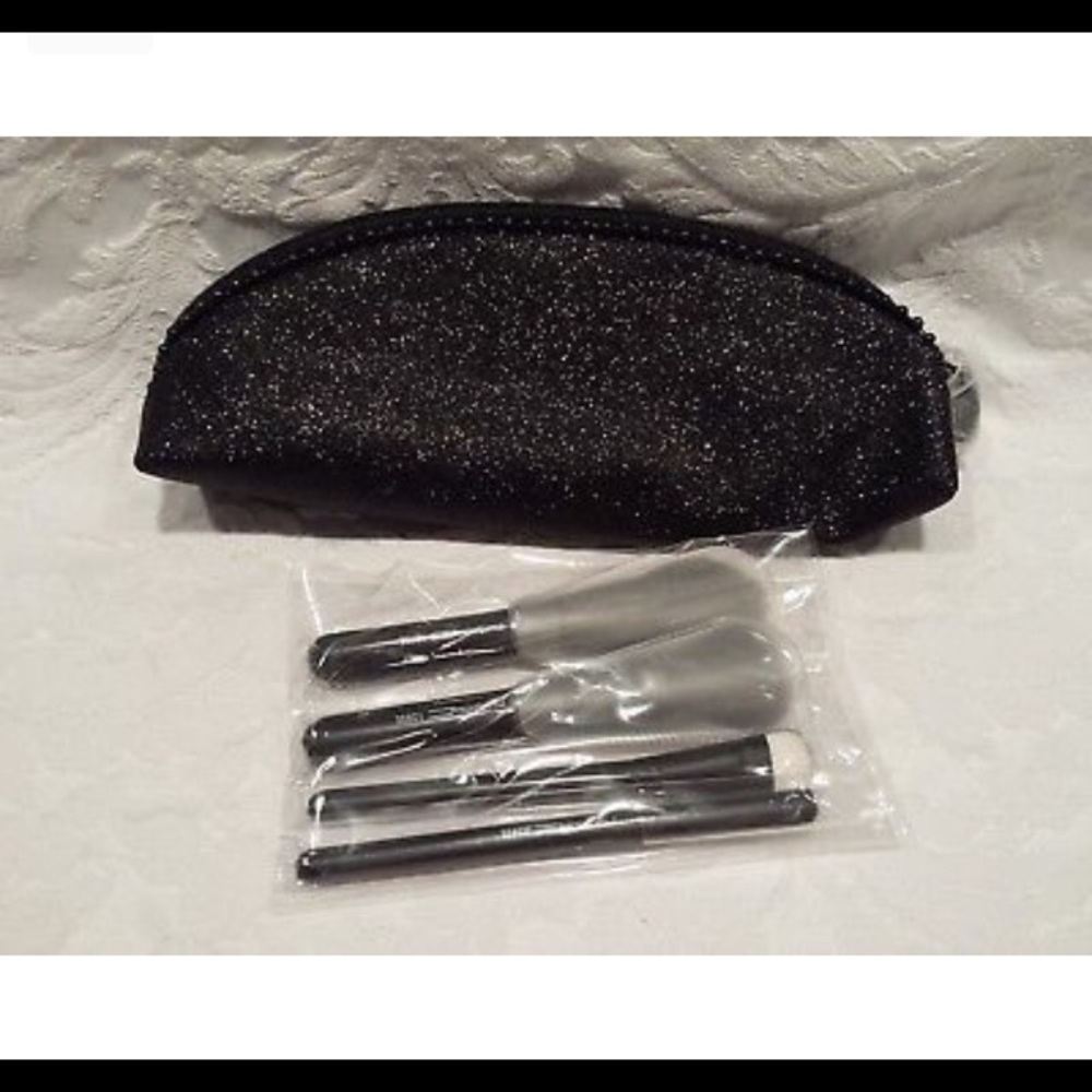 NWT Mac Brush Sets and Makeup Bag